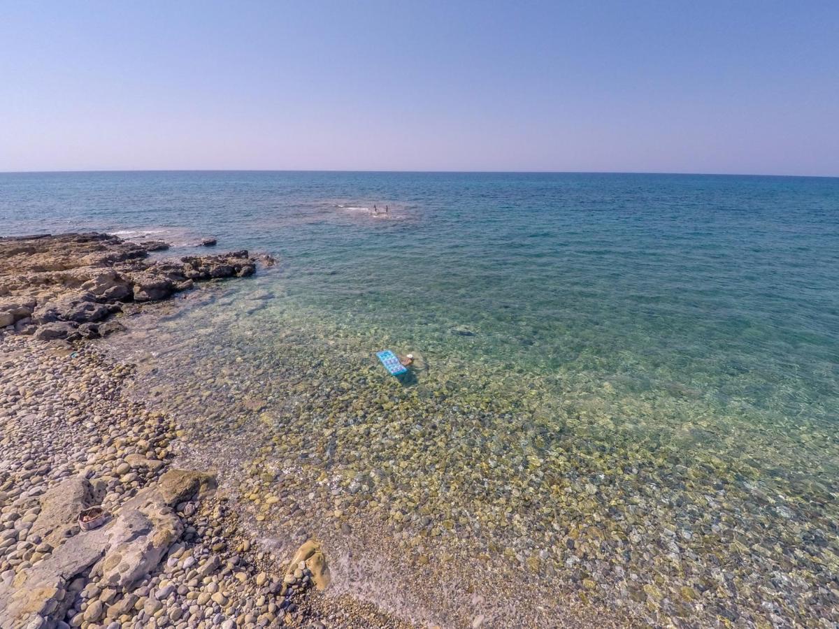Thalassa Stavromenos *